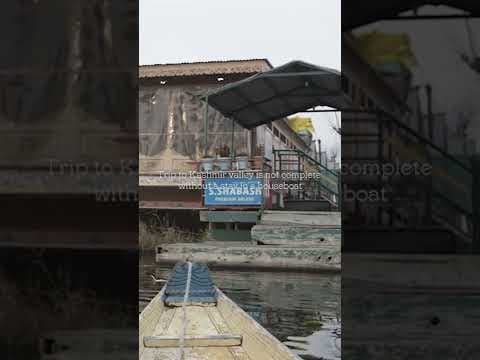 Experience Luxury: Houseboats on Dal Lake, Srinagar | Kashmir Travel Guide