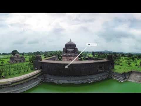Discover the splendor of Mandu through a 360° (3D VR) experience.