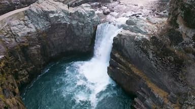 Discover Aharbal Waterfall in Kashmir: The Niagara Falls of the East