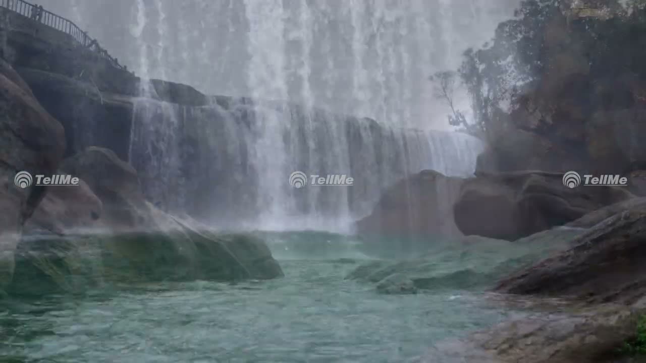 Have a look at the mesmerizing Krang Shuri Waterfall I Meghalaya